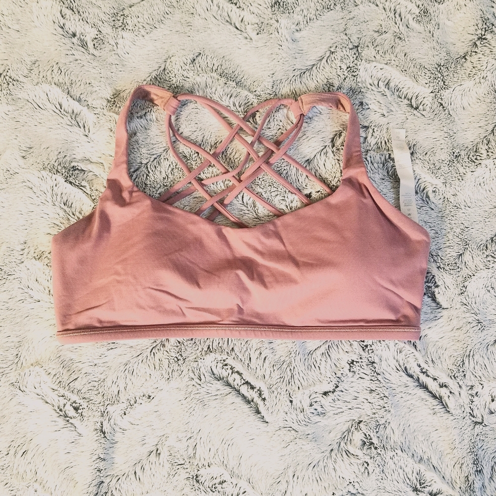 GUC 10 Lululemon Free to Be Wild in Quick Sand